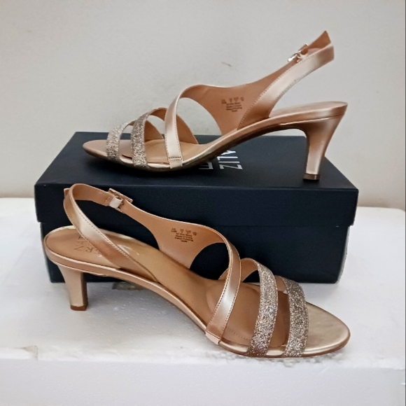 Naturalizer - Picture 4 of 4